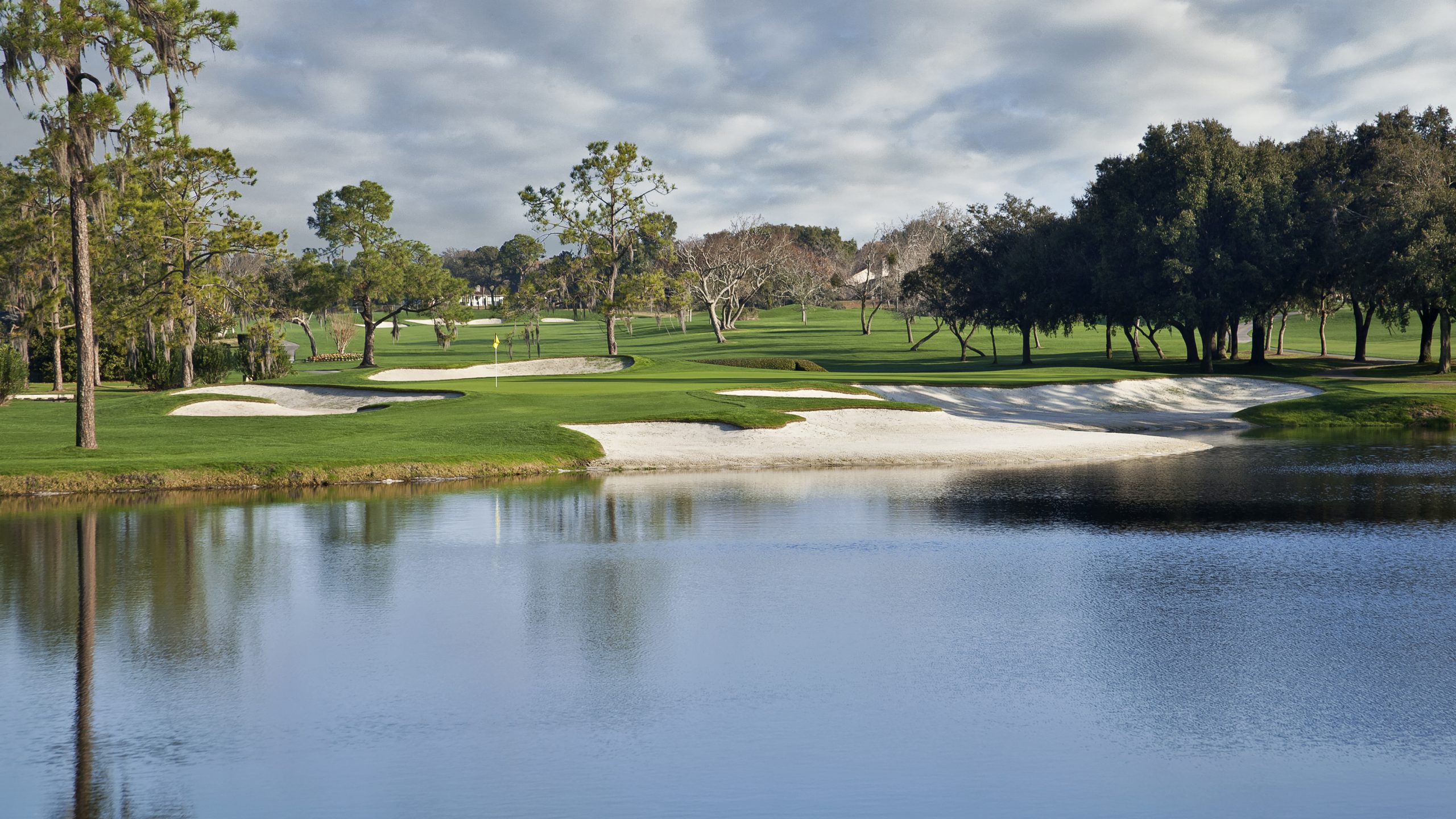 Large lake surrounding the golf course at Bay Hill