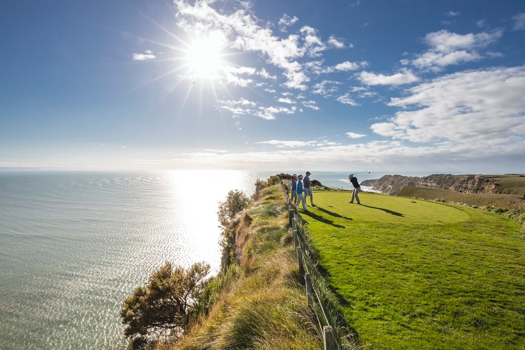 Cliffside tee box at Cape Kidnappers Golf Course in New Zealand