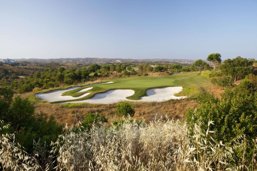 White sand bunkers at Monte Rei