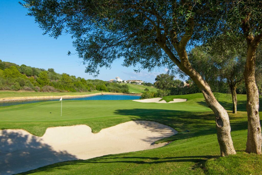 La Reserva White Bunkers