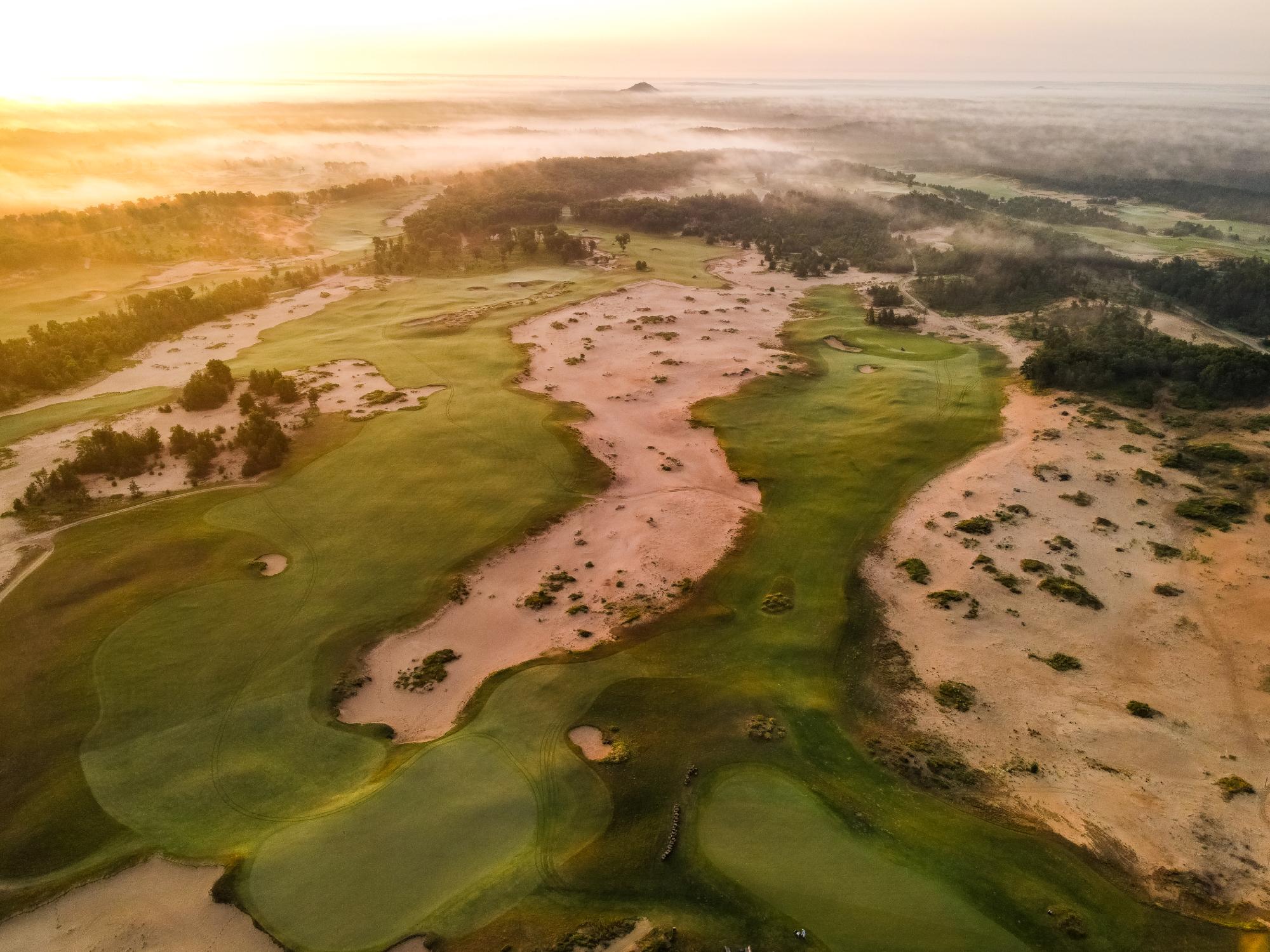 1st & 18th Hole at Mammoth Dunes Golf Course