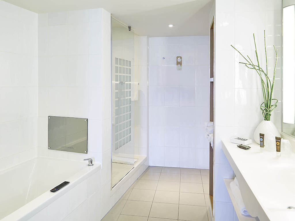 Novotel Bathroom