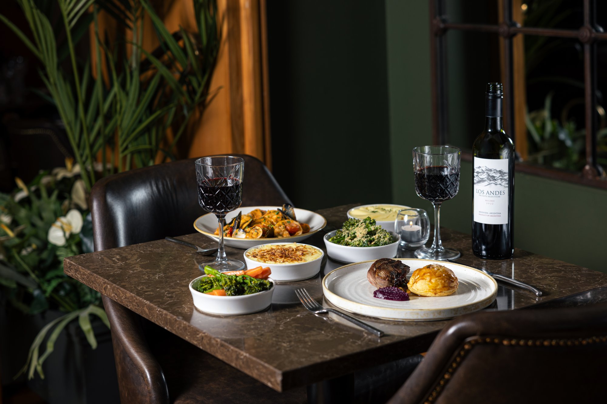Killarney Plaza Room Dinning