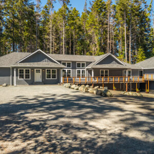 Front view of the American Cottage home in Bandon Dunes